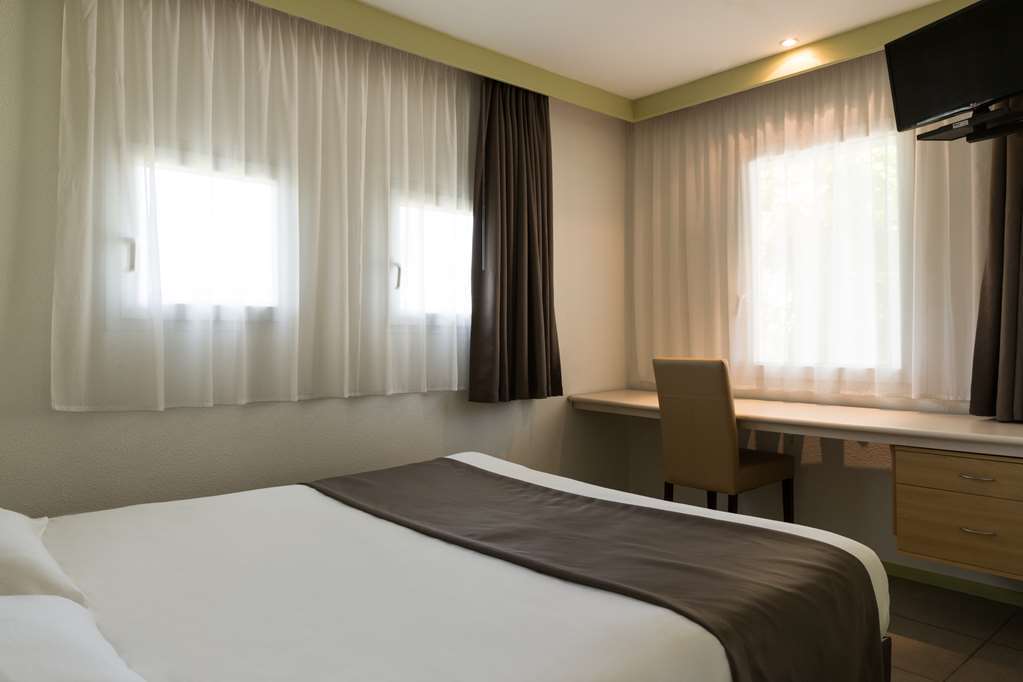 Terrasson Hotel Confort Le Moulin Rouge חדר תמונה