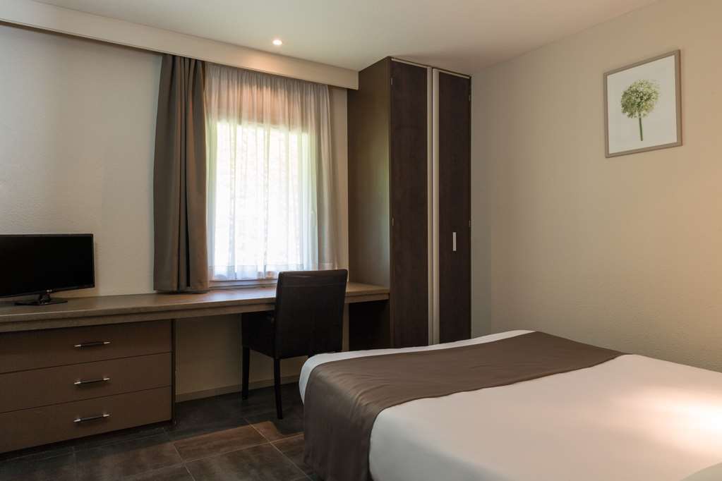 Terrasson Hotel Confort Le Moulin Rouge חדר תמונה